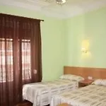 Hostal Gran Via 63 Rooms
